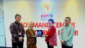 Foto bersama Pj Bupati Kabupaten Kepulauan Sangihe dr Rinny Tamuntuan bersama Deputi Pelayanan Publik Kementrian PAN-RB, Prof Dr Diah Natalisa, MBA.(Foto:ist)