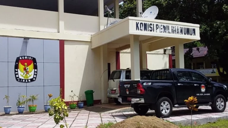 Kantor KPU Sangihe.(foto:ist)