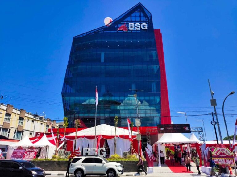 Diresmikan ODSK, Usia ke 62, BSG Menempati Gedung Baru Kantor baru BSG di Kawasan Marina Plaza, Jalan Piere Tendean Boulevard, Manado, Sabtu (03/06).(foto:ist)