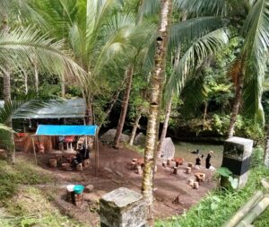 Tempat permandian Kakewang, tempat permandian alternatif yang menyuguhkan suasana alami nan sejuk.(foto:meidi)