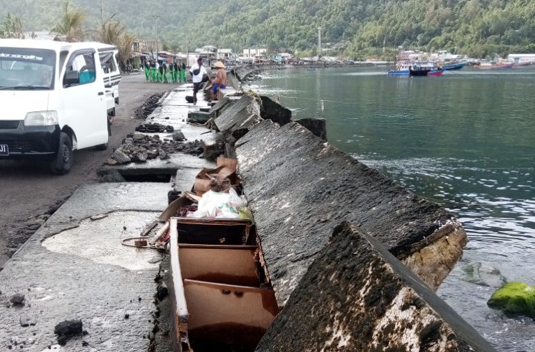 Wajah Depan Kota Tahuna Perlu Dijaga, Talut Pengaman Pantai Sepanjang Teluk Harus Disterilkan