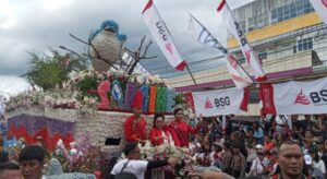 Penjabat Bupati Kepulauan Sangihe, dr Rinny Tamuntuan tampil memukau di TIFF Tomohon 2023.,(foto:ist)