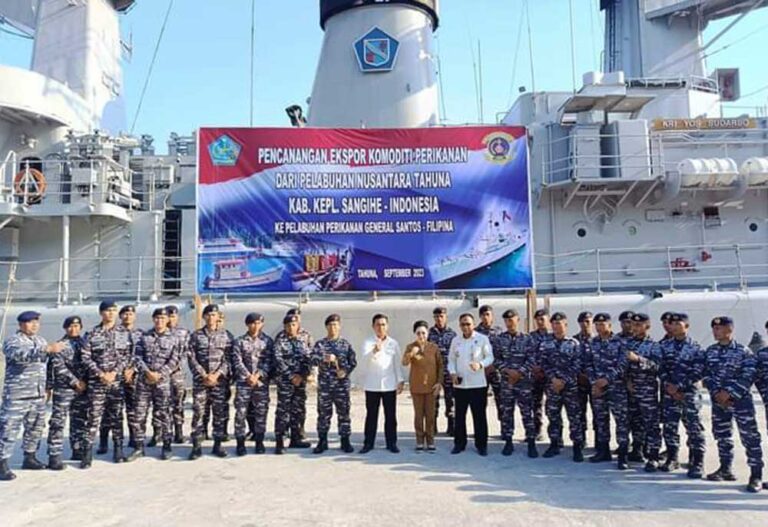 Pencanangan ekspor komoditi perikanan dari pelabuhan Nusantara Tahuna ke Pelabuhan Perikanan General Santos, Filipina.(foto:ist)
