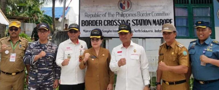 Meninjau Lokasi Pos Lintas Batas Negara di Marore, Deputi Polhukam Didampingi RST Peninjauan lokasi pembangunan Pos Lintas Batas Negara (PLBN) dan Border Crossing Station (BCS) di Pulau Marore.(foto:ist)