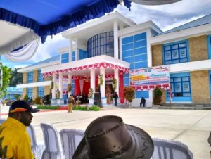 Peresmian gedung kantor bupati kab Mamberamo Tengah di Kobakma.(foto:ist)