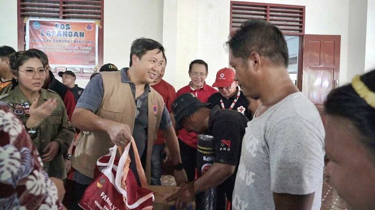 Dibawah Komando SK, Pemprov Sulut Bawa Bantuan Korban Banjir Longsor Lembeh Bitung