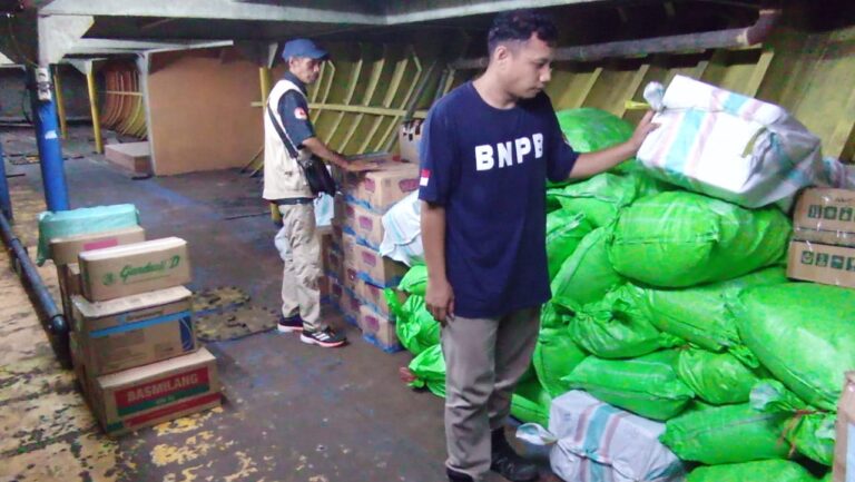 Pemkab Sangihe Kembali Salurkan Bantuan ke Korban Terdampak Letusan Gunung Ruang