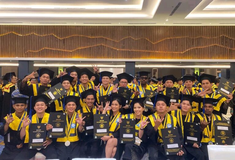 Ratusan Wisudawan – Wisudawati Politeknik Negeri Manado Resmi Sandang Gelar Sarjana, 10 Diantaranya Asal Papua Pegunungan