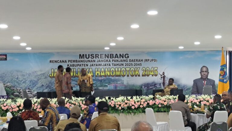 Pj Bupati Thony Mayor Buka Musrenbang Jayawijaya