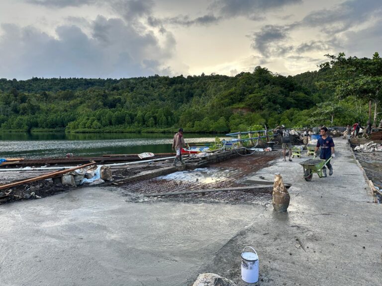 Melewati Tegat Waktu Pekerjaaan Sekian Bulan, Proyek Dermaga Ferry Pananaru Diduga Bermasalah