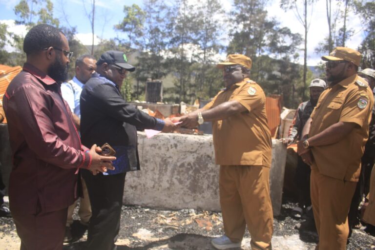 DPRP Papua Pegunungan Perjuangkan Perbaikan Rumah Korban Kebakaran di Tiom