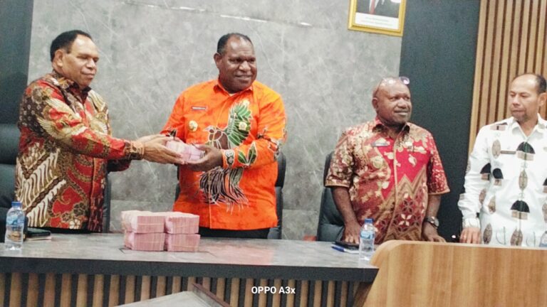 Giliran Pemkab Yalimo Bantu Rp 500 Juta untuk Rehabilitasi Korban Banjir Jayawijaya