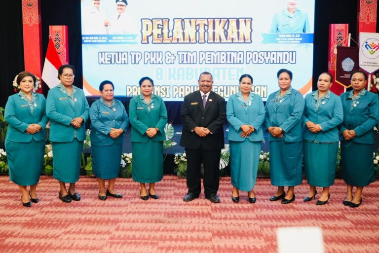 Ketua TP-PKK dan Ketua Tim Posyandu Papua Pegunungan Lantik Ketua TP-PKK 8 Kabupaten Sekaligus