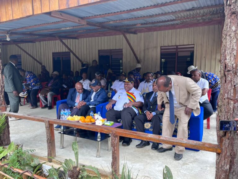 Bupati Jayawijaya Hadiri Acara Penamatan Kelas III STAID Wolo