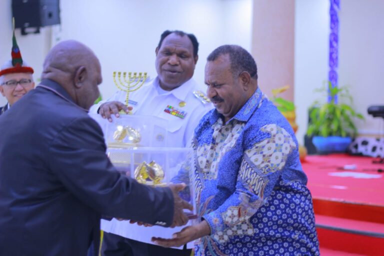 Pemprov Sumbang Rp 1 Miliar untuk Selebrasi Ibadah Pemulihan Hidup Warga Jayawijaya dan Papua Pegunungan Ibadah Pemulihan Hidup Warga Jayawijaya