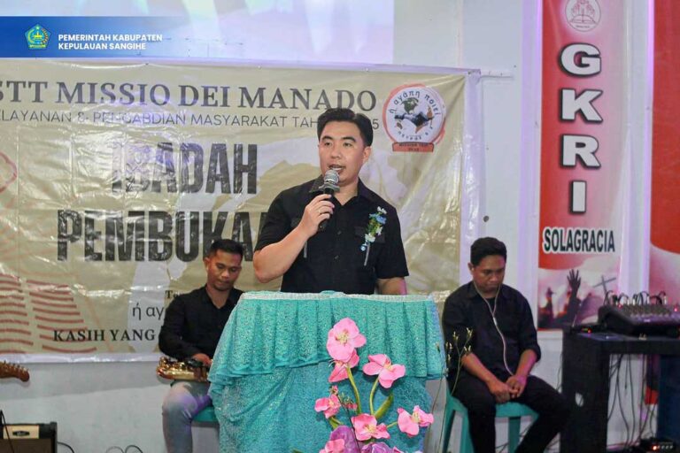 Bupati Sangihe Buka Kegiatan Pelayanan Mahasiswa STT Missio Dei di Kampung Nagha 1