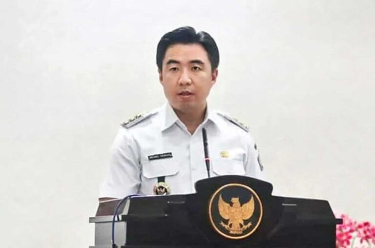 Bupati Sangihe Buka Bimtek Konvergensi Pencegahan dan Penanganan Stunting Bupati Kepulauan Sangihe, Michael Thungari, S.E., M.M.,