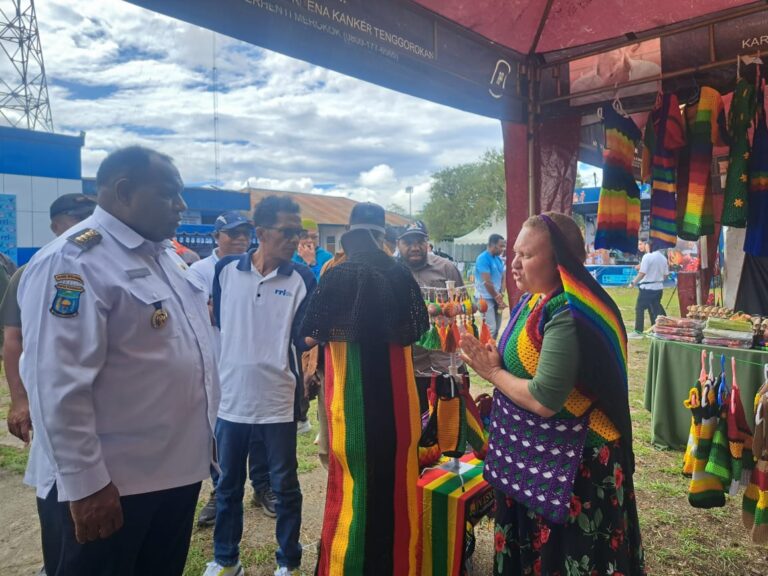 Bupati Athenius Murib Buka Berbagai Kegiatan Peringatan HUT RRI. ke-80 Bupati Athenius Murib, SH, MH