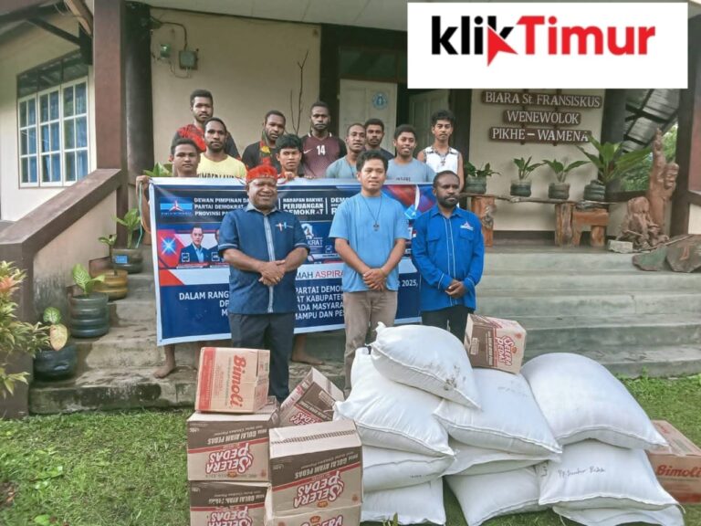 Peringati HUT ke-24, DPC Partai Demokrat Jayawijaya Bagi-bagi Sembako dan Bama