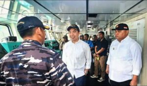 KRI Teluk Ende 517