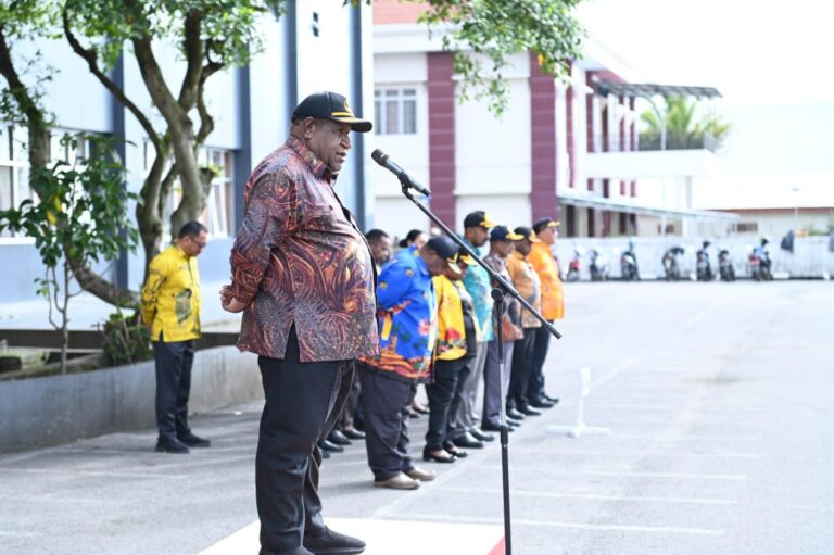 Penjabat Sekda Papua Pegunungan Pimpin Apel Pagi, Tegaskan Pentingnya LHKPN dan Pelaporan Aset