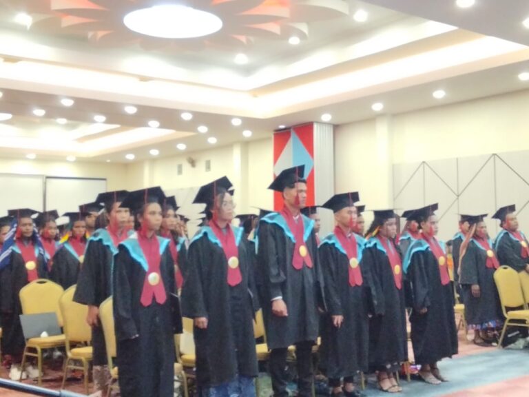 Wabup Jayawijaya Hadiri Wisuda Poltekkes Kemenkes Jayapura di Wamena, Dorong Lulusan Mengabdi di Daerah