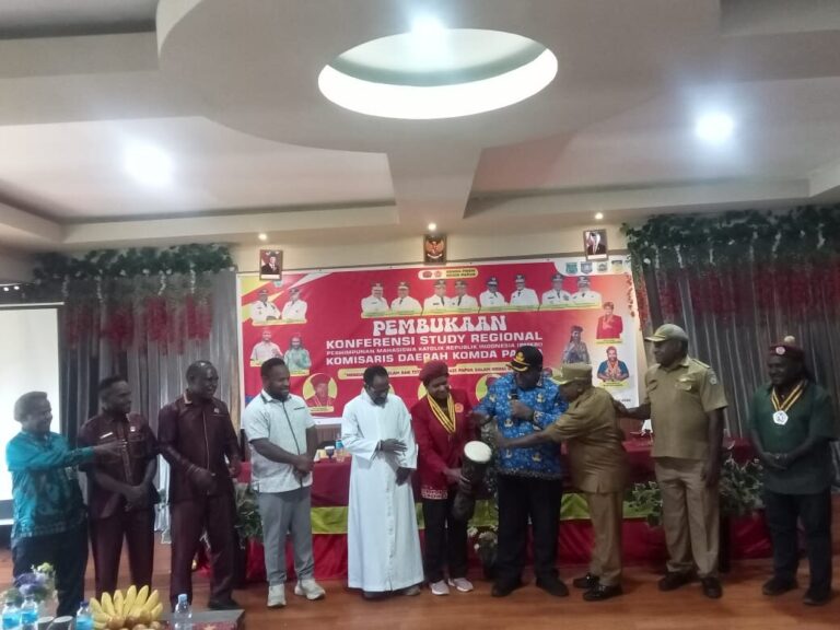 Gubernur Papua Pegunungan Buka Seminar Nasional PMKRI