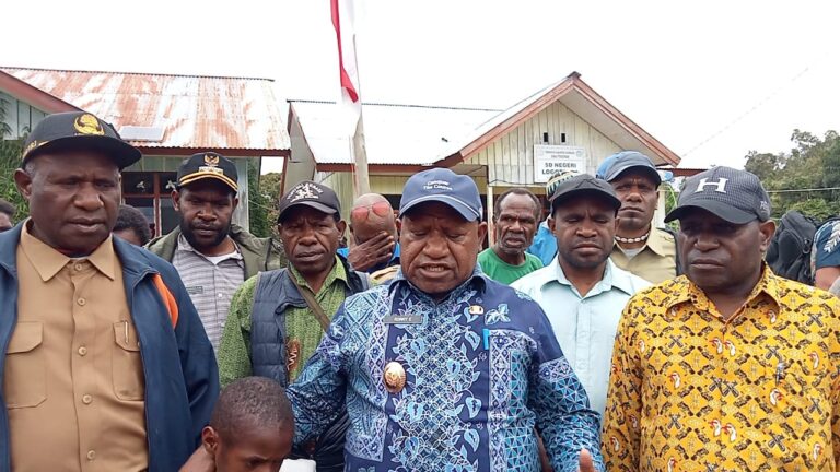 Wabup Ronny Elopere Tinjau Sekolah Papua Cerdas di Logotpaga