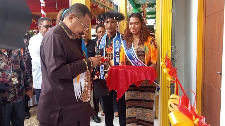 Jhon Tabo Resmikan Kantor KONI Papua Pegunungan, Tekankan Pentingnya Jati Diri dan Karakter