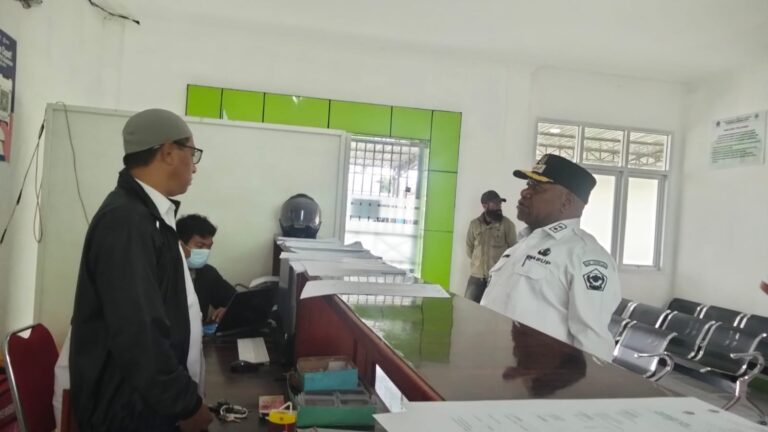 Wabup Jayawijaya Respon Kritik Pelayanan Puskesmas Wamena Kota
