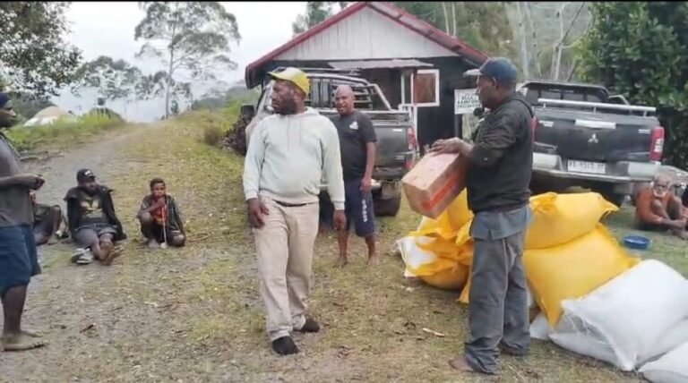 Gubernur Tabo Topang Sumbangan di Rapat BPL GIDI Gilobandu Gembu – Tolikara