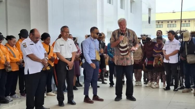Tiba di Wamena, Dr. Piter Youngren Disambut Pemkab Jayawijaya