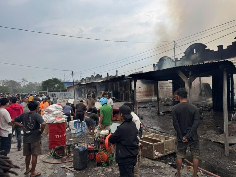 11 Ruko di Pasar Baru Jibama Wamena Ludes Terbakar, TNI-Polri dan Pemda Berjibaku Padamkan Api